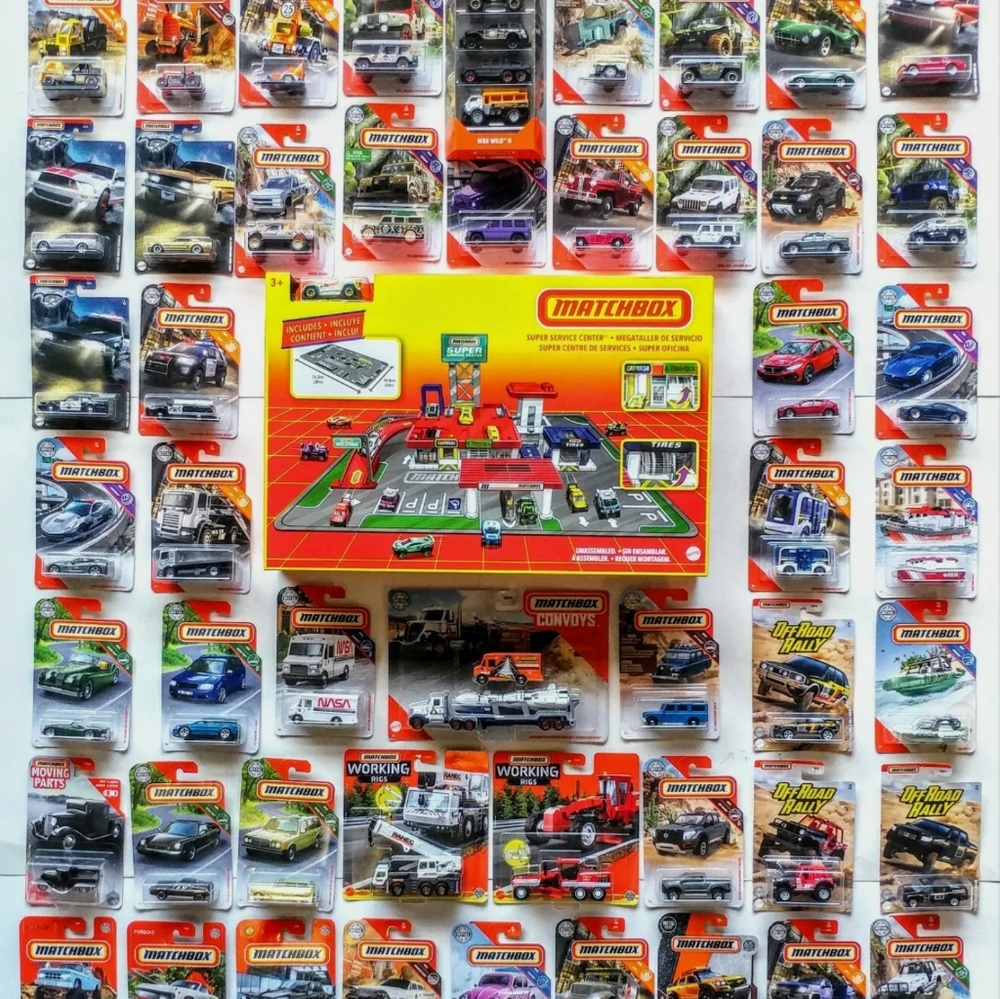Matchbox Retro Gas Station & 55+ Cars & Tractors